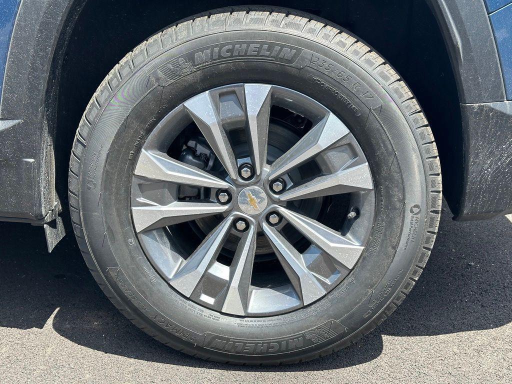 new 2026 Chevrolet Equinox car, priced at $32,064