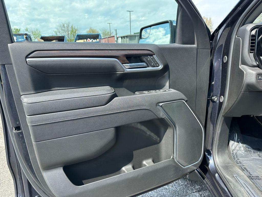 used 2025 GMC Sierra 1500 car, priced at $44,776