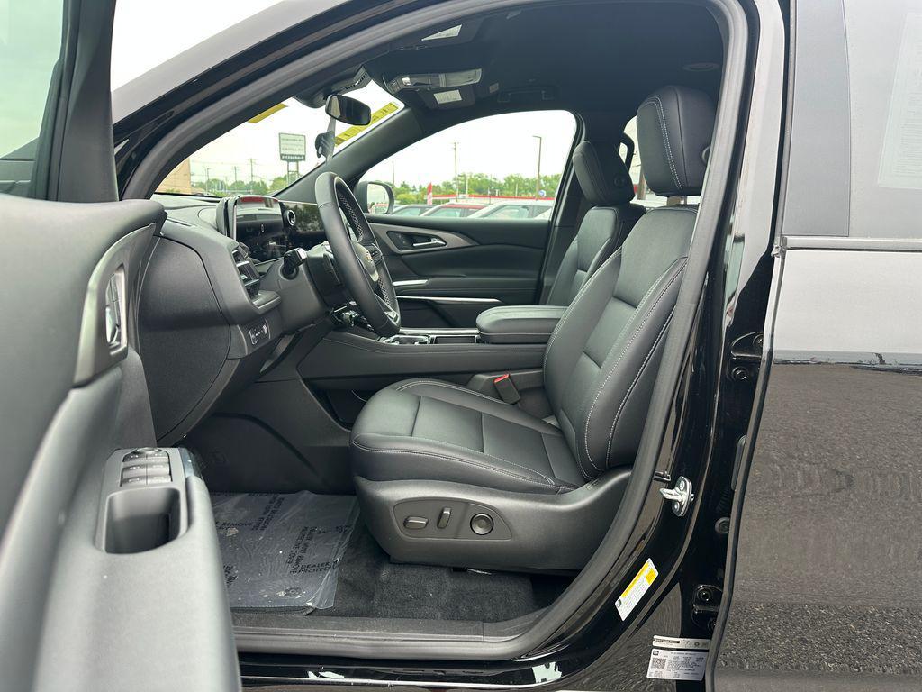 used 2026 Chevrolet Traverse car, priced at $43,776
