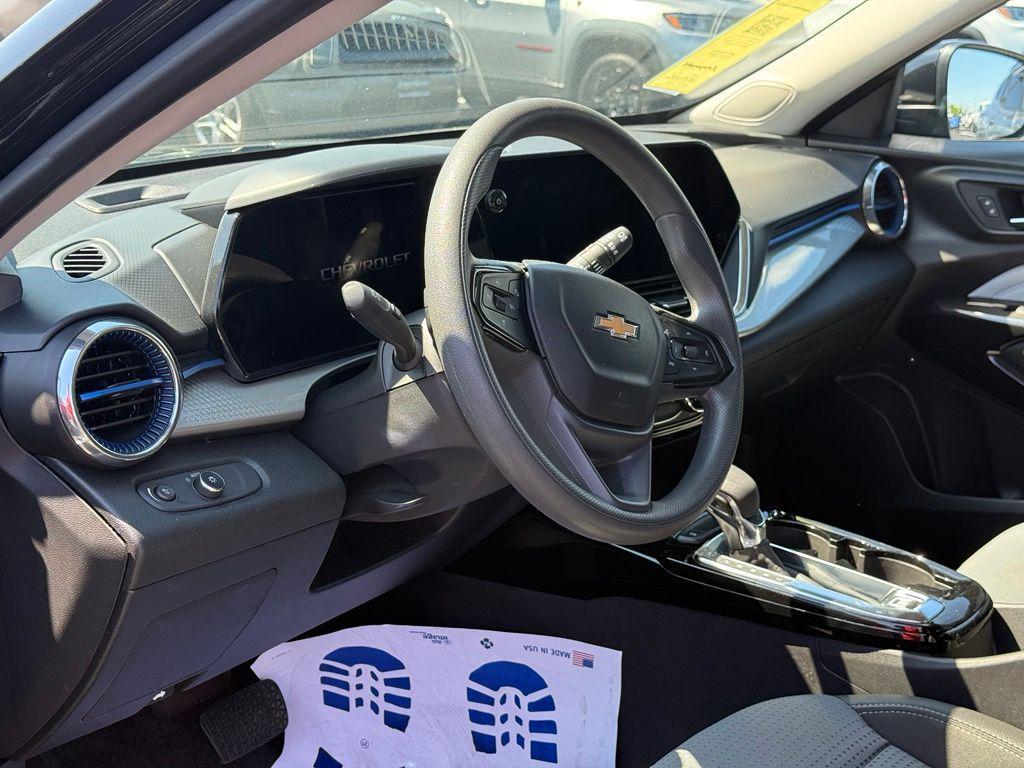 used 2025 Chevrolet Trax car, priced at $22,376