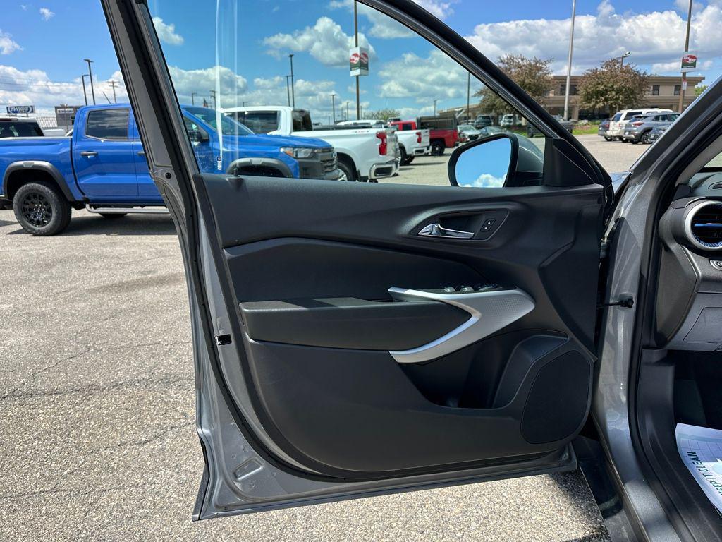 used 2025 Chevrolet Trax car, priced at $22,776