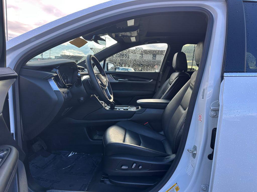 used 2025 Cadillac XT5 car, priced at $40,477