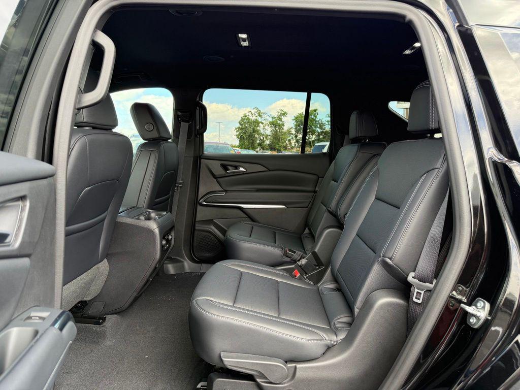 new 2026 Chevrolet Traverse car, priced at $45,665