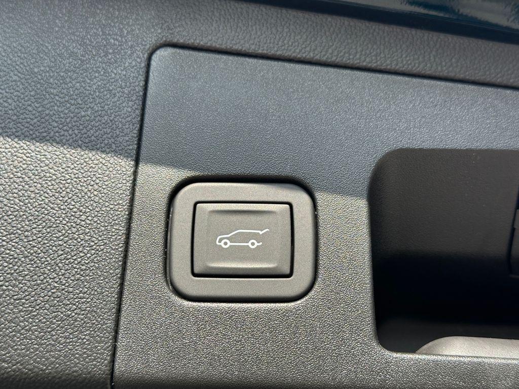 new 2026 Cadillac XT5 car, priced at $58,745