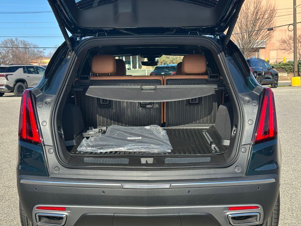 new 2026 Cadillac XT5 car, priced at $58,745