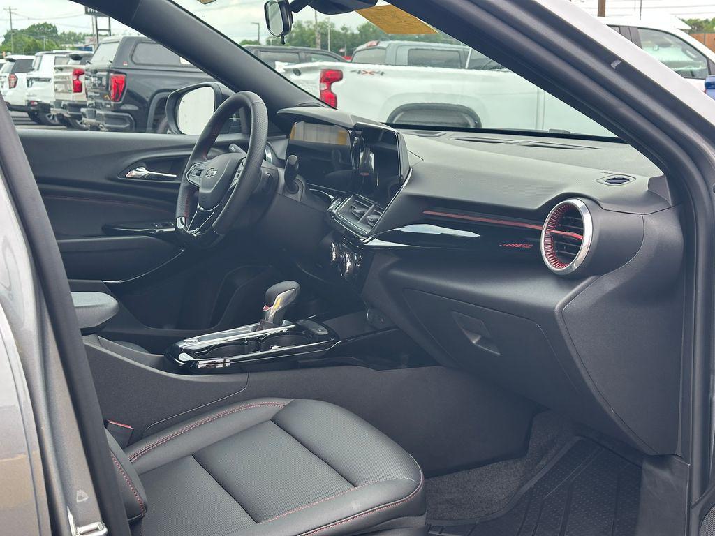 used 2025 Chevrolet Trax car, priced at $24,276