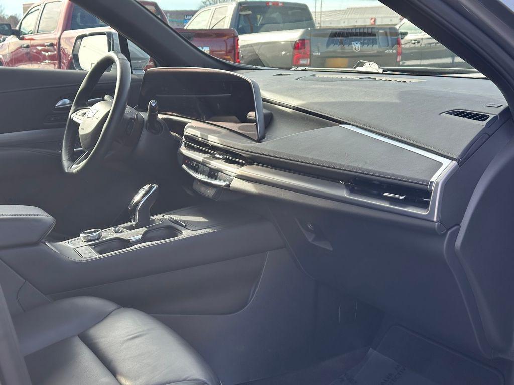 used 2025 Cadillac XT4 car, priced at $33,777