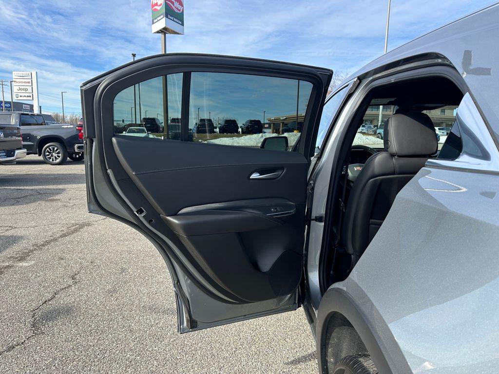 used 2025 Cadillac XT4 car, priced at $33,777