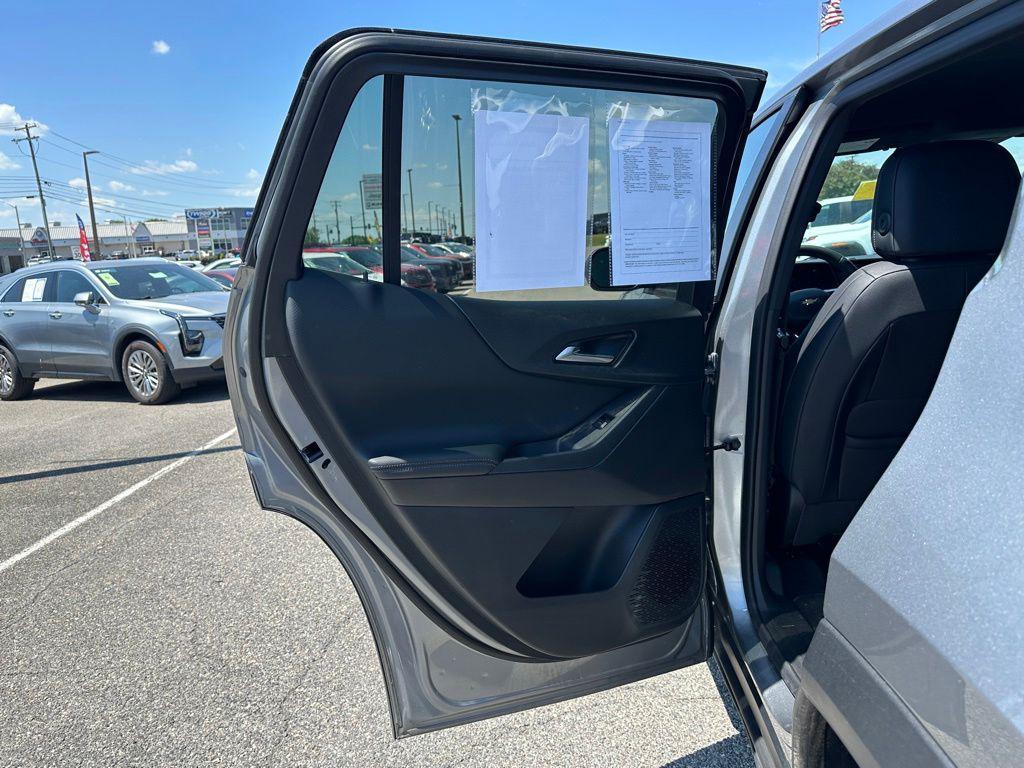 used 2026 Chevrolet Equinox car, priced at $30,776