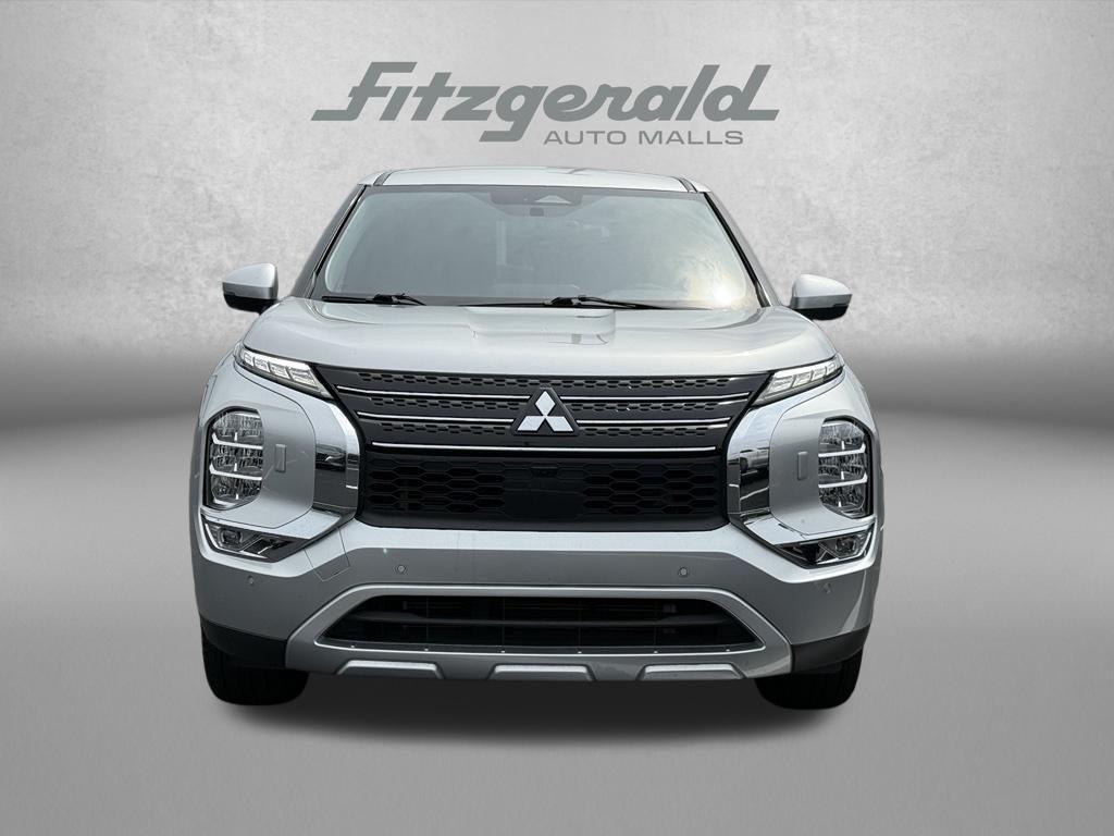 used 2024 Mitsubishi Outlander car, priced at $23,276