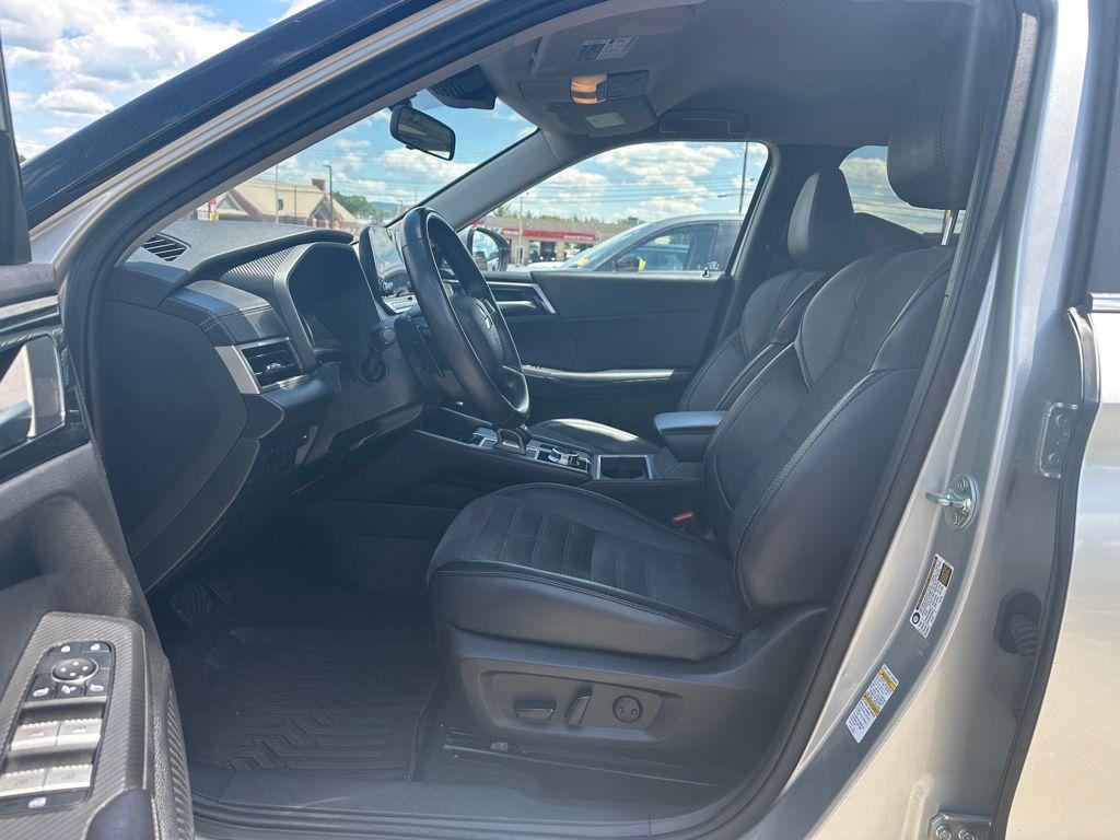used 2024 Mitsubishi Outlander car, priced at $24,276