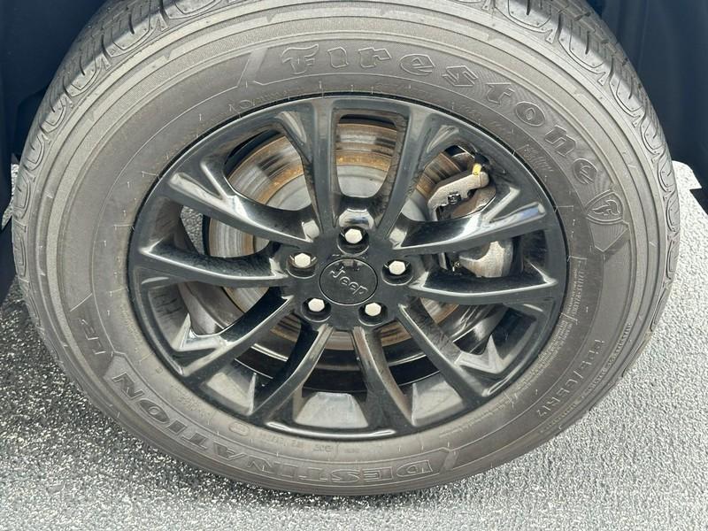 used 2023 Jeep Cherokee car, priced at $26,788