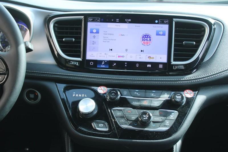 used 2025 Chrysler Pacifica car, priced at $34,000