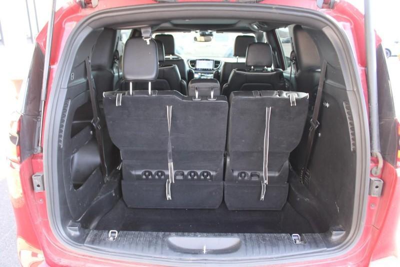 used 2025 Chrysler Pacifica car, priced at $34,000