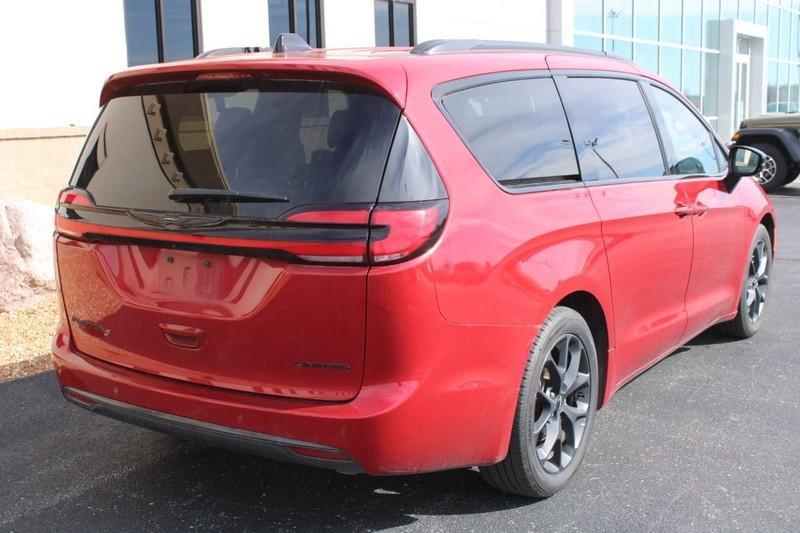 used 2025 Chrysler Pacifica car, priced at $34,000