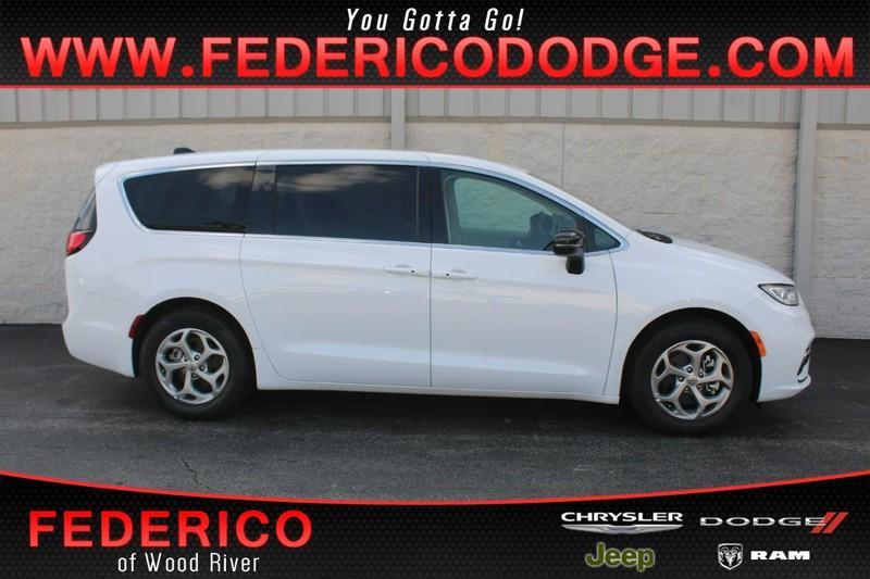 used 2024 Chrysler Pacifica car, priced at $37,995