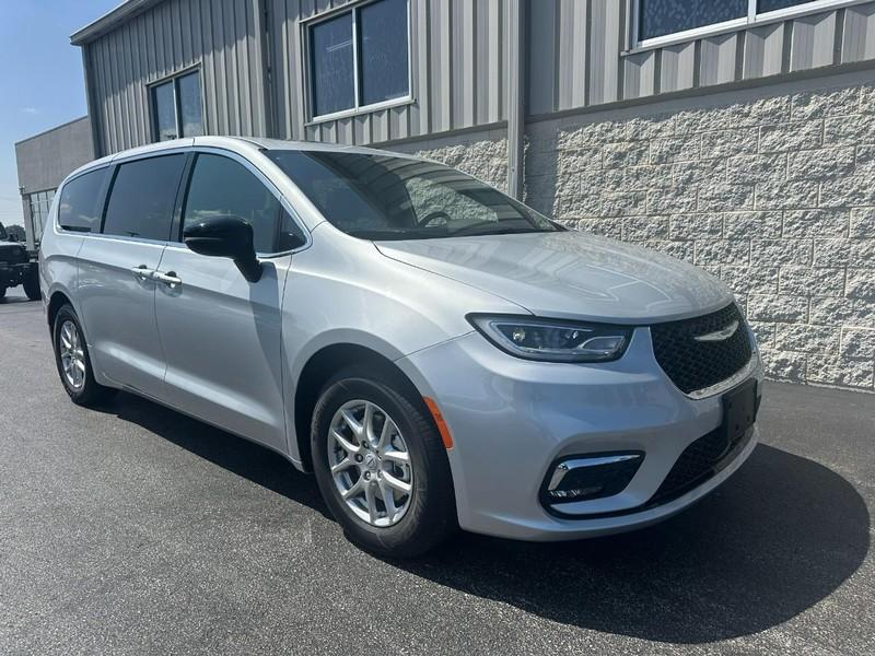new 2026 Chrysler Pacifica car, priced at $42,200