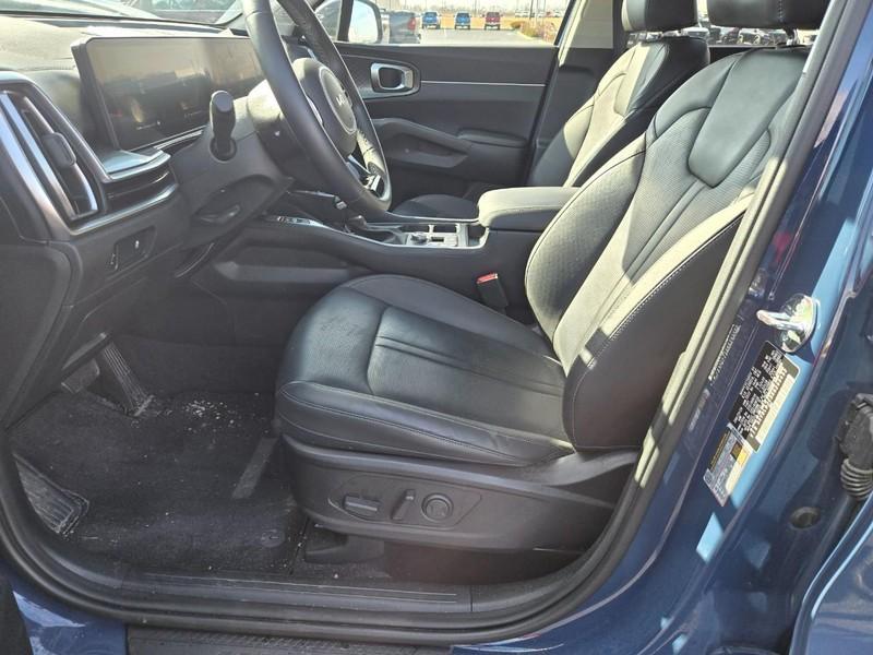 used 2024 Kia Sorento car, priced at $28,900