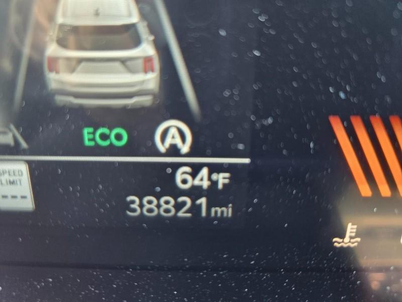 used 2024 Kia Sorento car, priced at $28,900