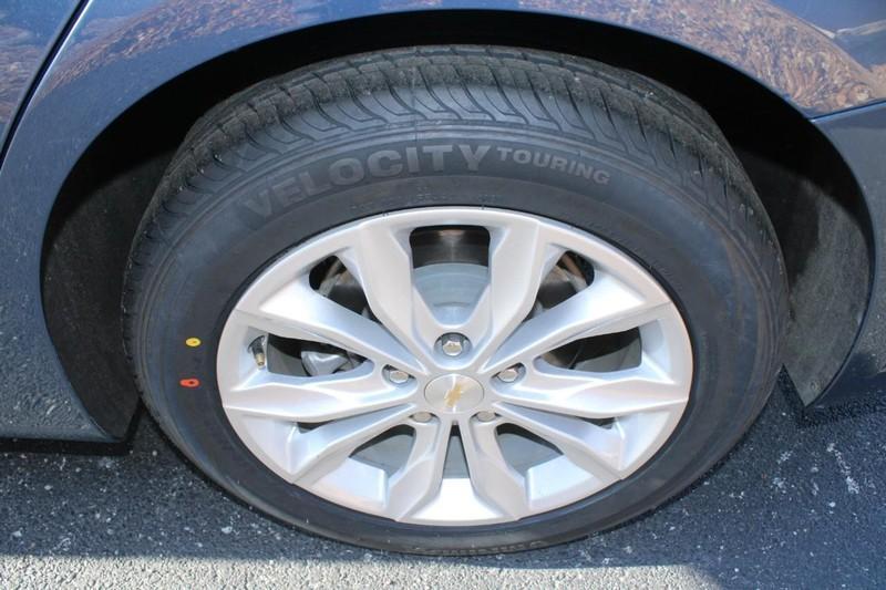 used 2025 Chevrolet Malibu car, priced at $20,500