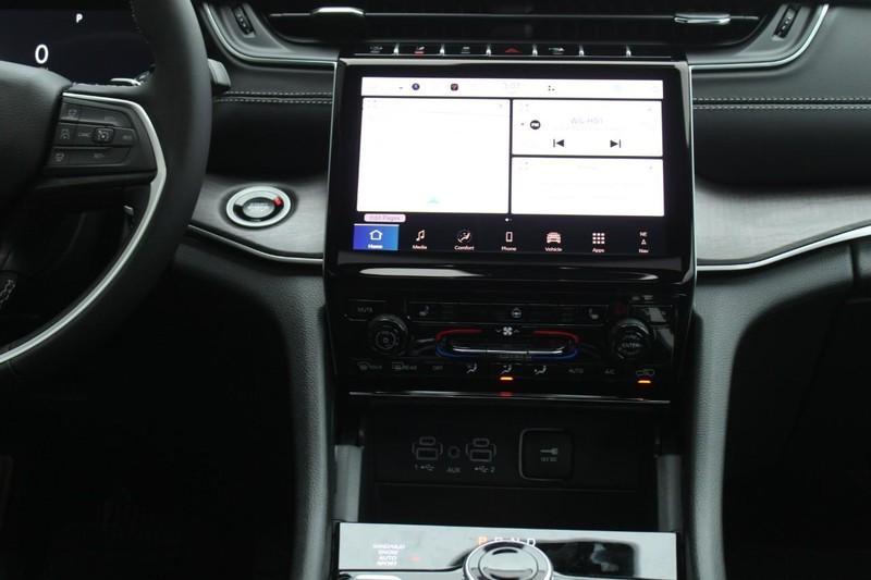 new 2025 Jeep Grand Cherokee L car, priced at $47,235