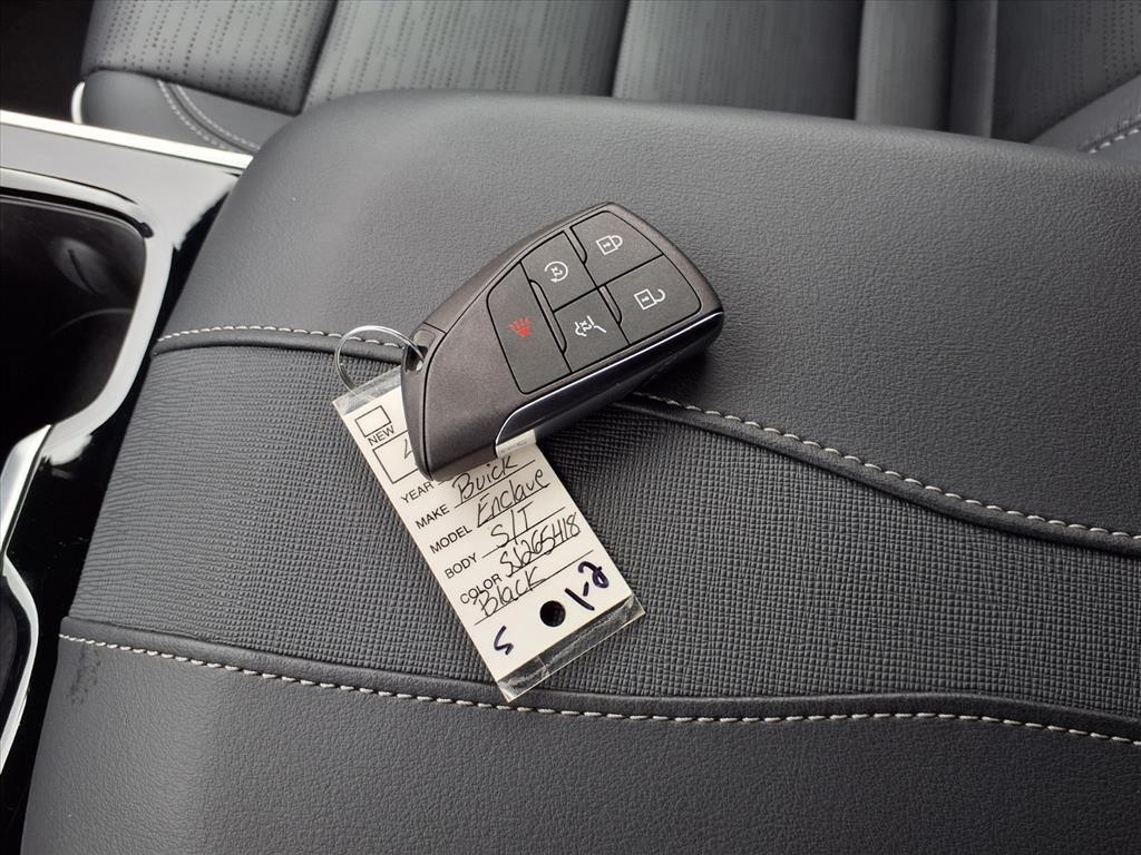 used 2025 Buick Enclave car, priced at $40,371
