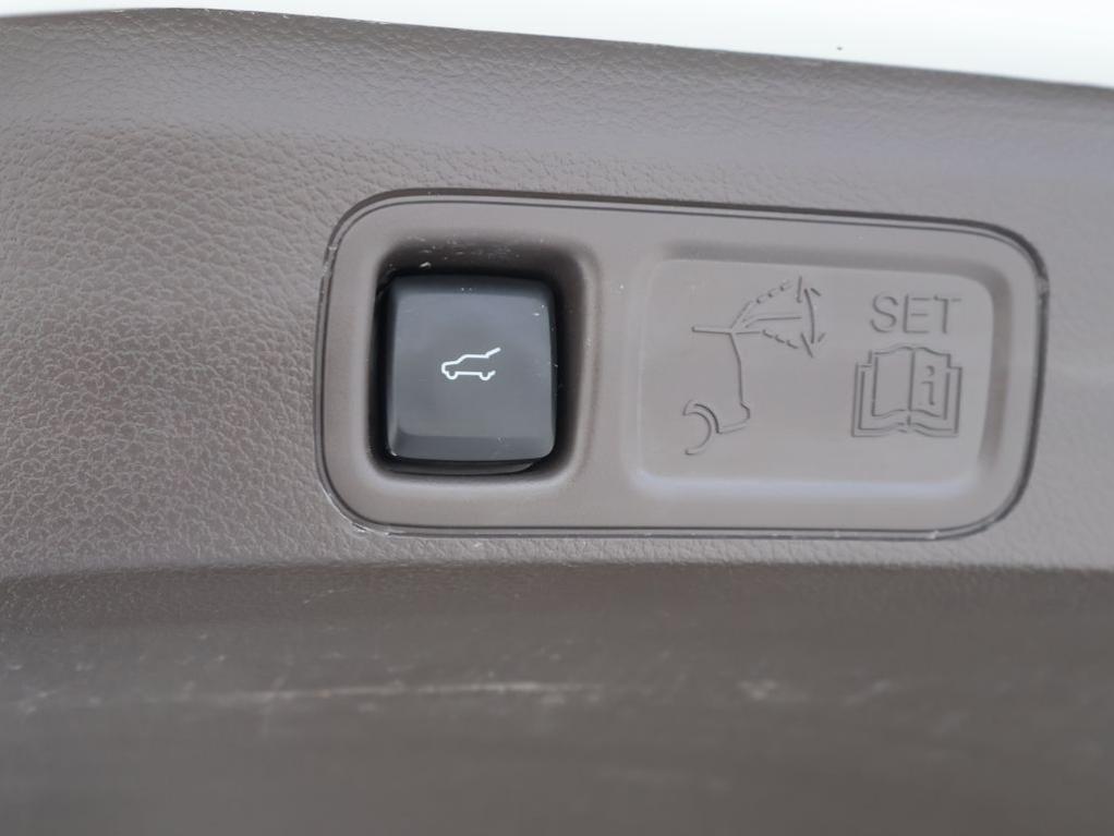 used 2024 Lincoln Navigator car, priced at $66,977