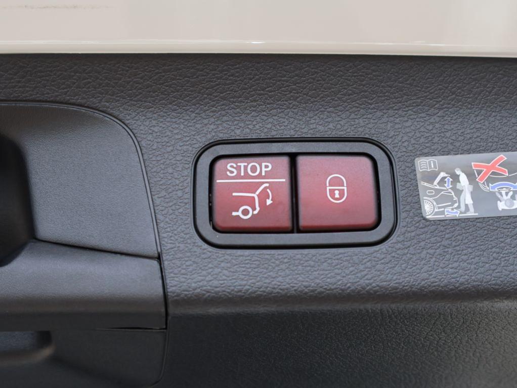 new 2026 Mercedes-Benz GLS 450 car, priced at $104,720
