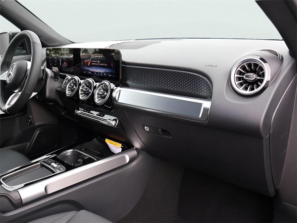 new 2025 Mercedes-Benz GLB 250 car, priced at $49,595