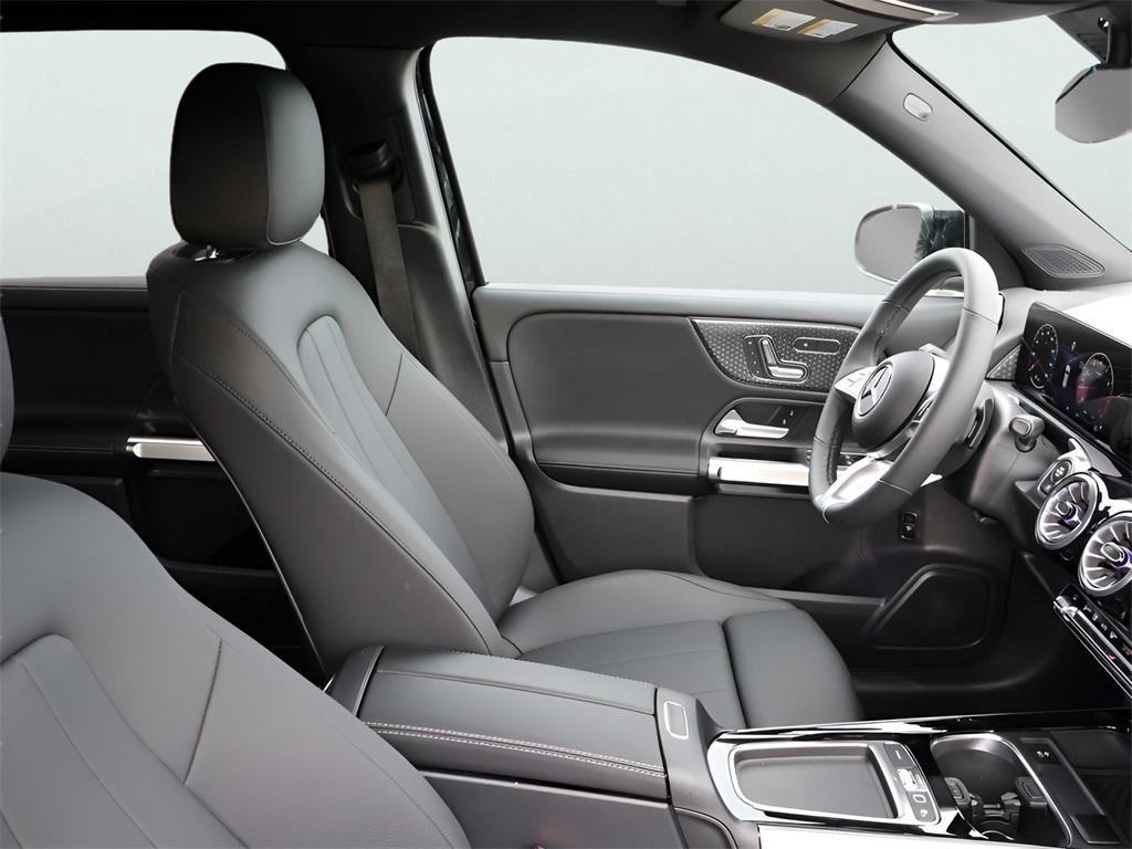 new 2025 Mercedes-Benz GLB 250 car, priced at $49,595