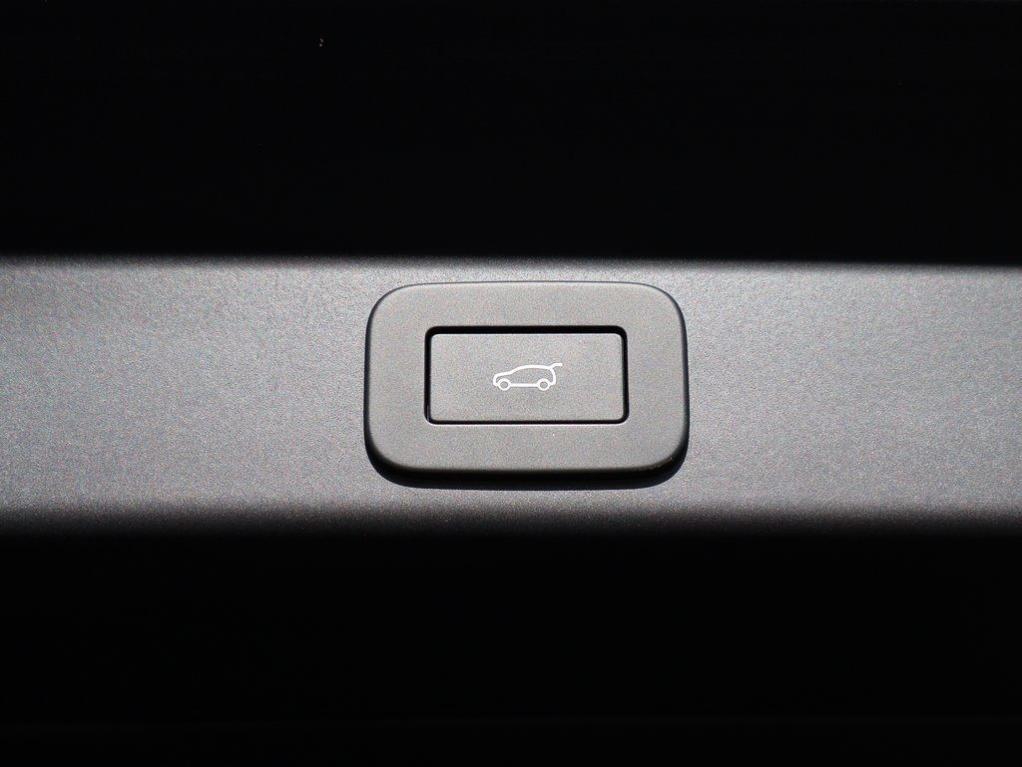 used 2024 Land Rover Range Rover Sport car, priced at $77,977