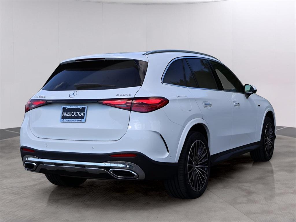 new 2025 Mercedes-Benz GLC 350e car, priced at $75,350
