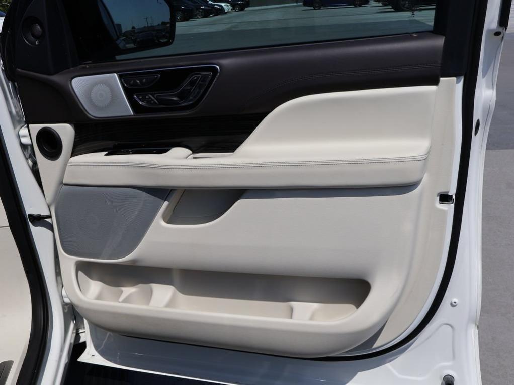 used 2024 Lincoln Navigator L car, priced at $72,552