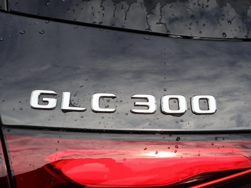 new 2026 Mercedes-Benz GLC 300 car, priced at $61,905
