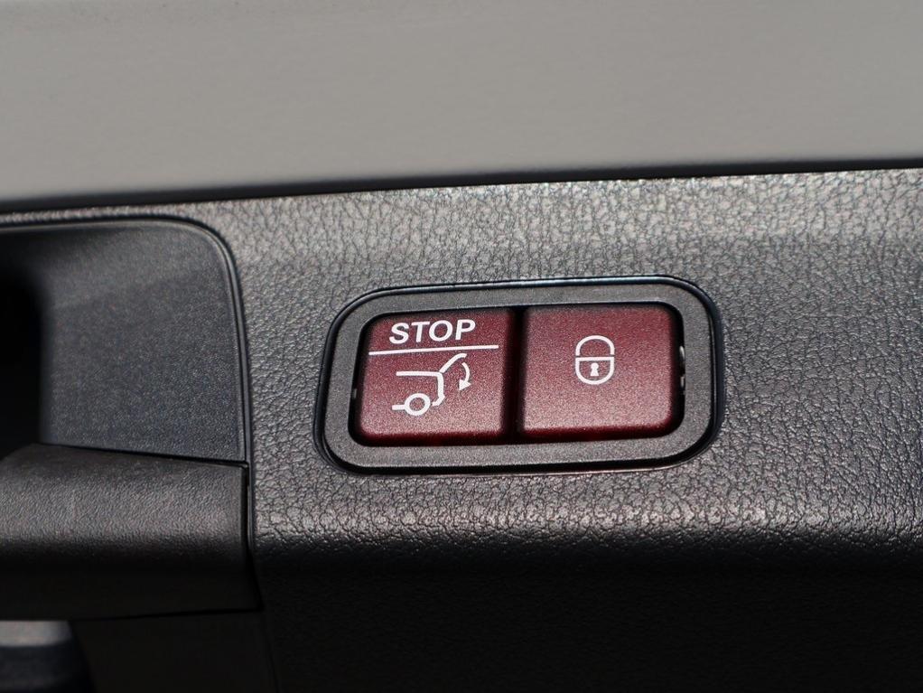 new 2026 Mercedes-Benz GLB 250 car, priced at $52,660