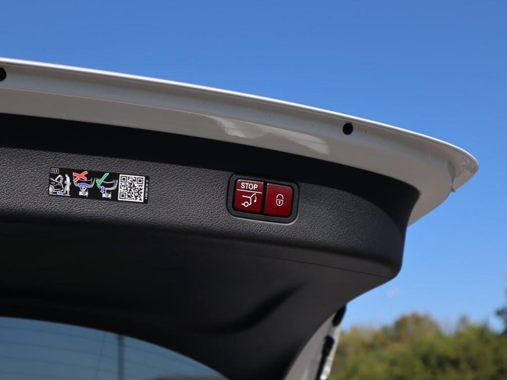 new 2025 Mercedes-Benz GLC 350e car, priced at $67,900