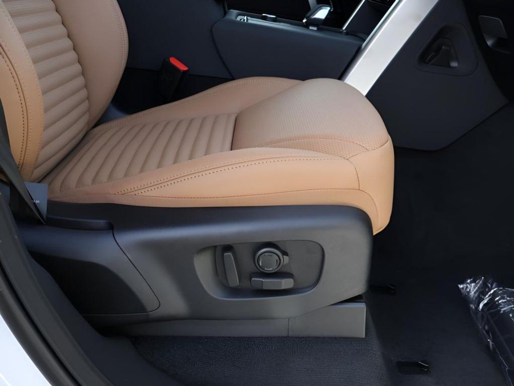 new 2026 Land Rover Discovery car, priced at $78,106