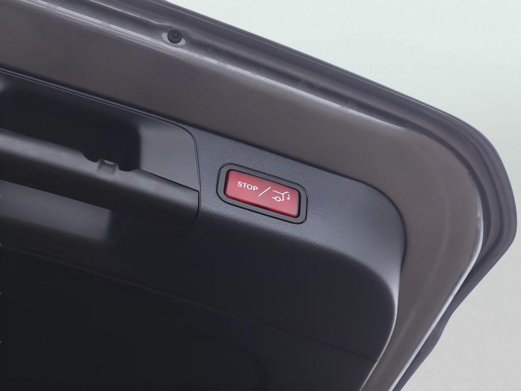 new 2026 Mercedes-Benz GLB 250 car, priced at $50,675