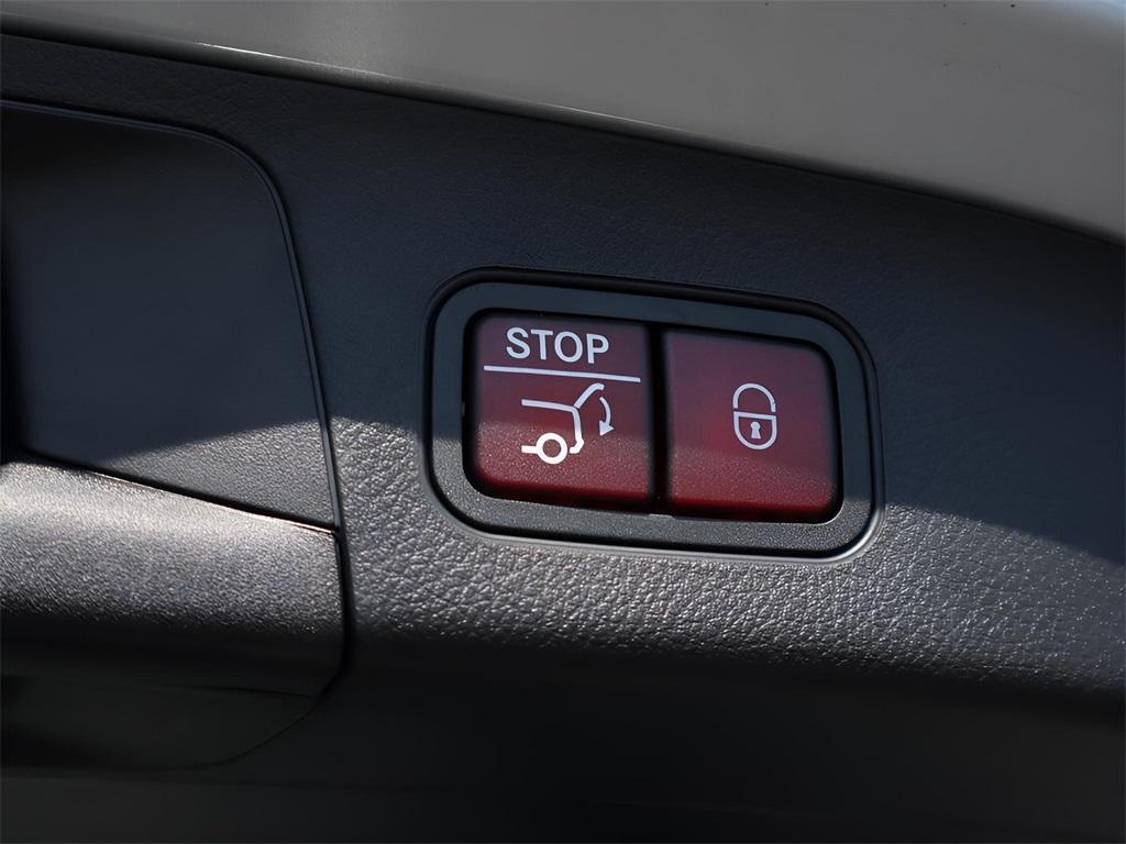 new 2026 Mercedes-Benz GLA 250 car, priced at $51,915