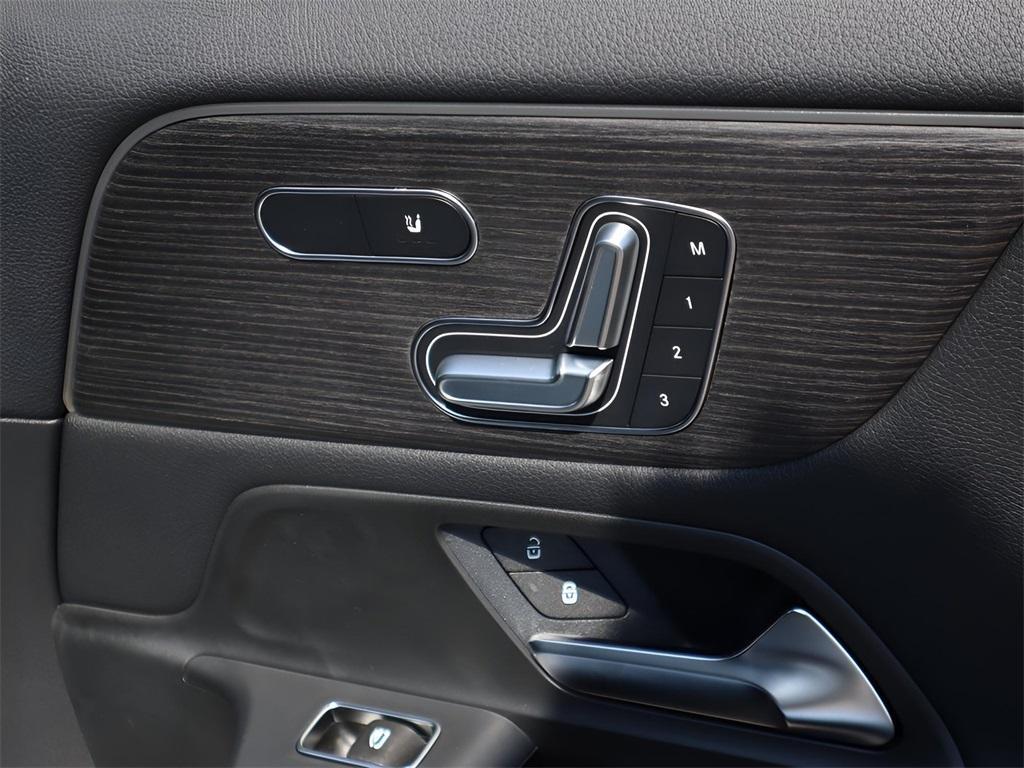 new 2026 Mercedes-Benz GLA 250 car, priced at $51,915