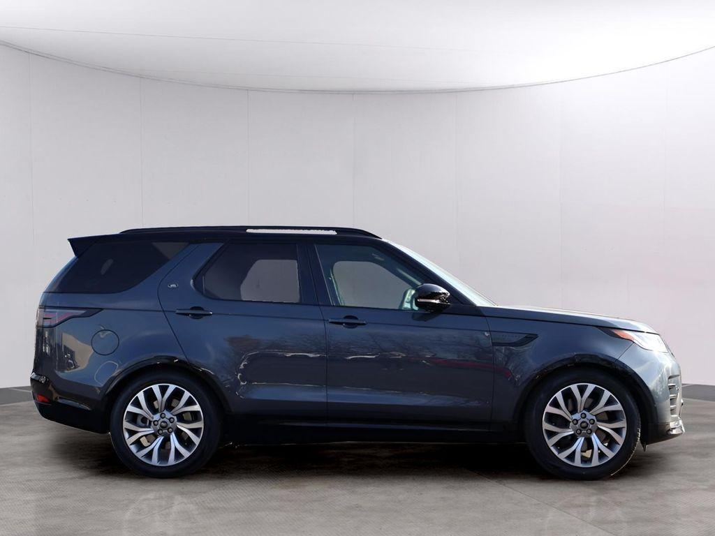 new 2026 Land Rover Discovery car, priced at $81,350