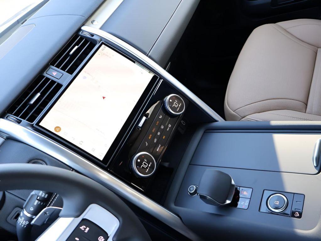 new 2026 Land Rover Discovery car, priced at $81,350