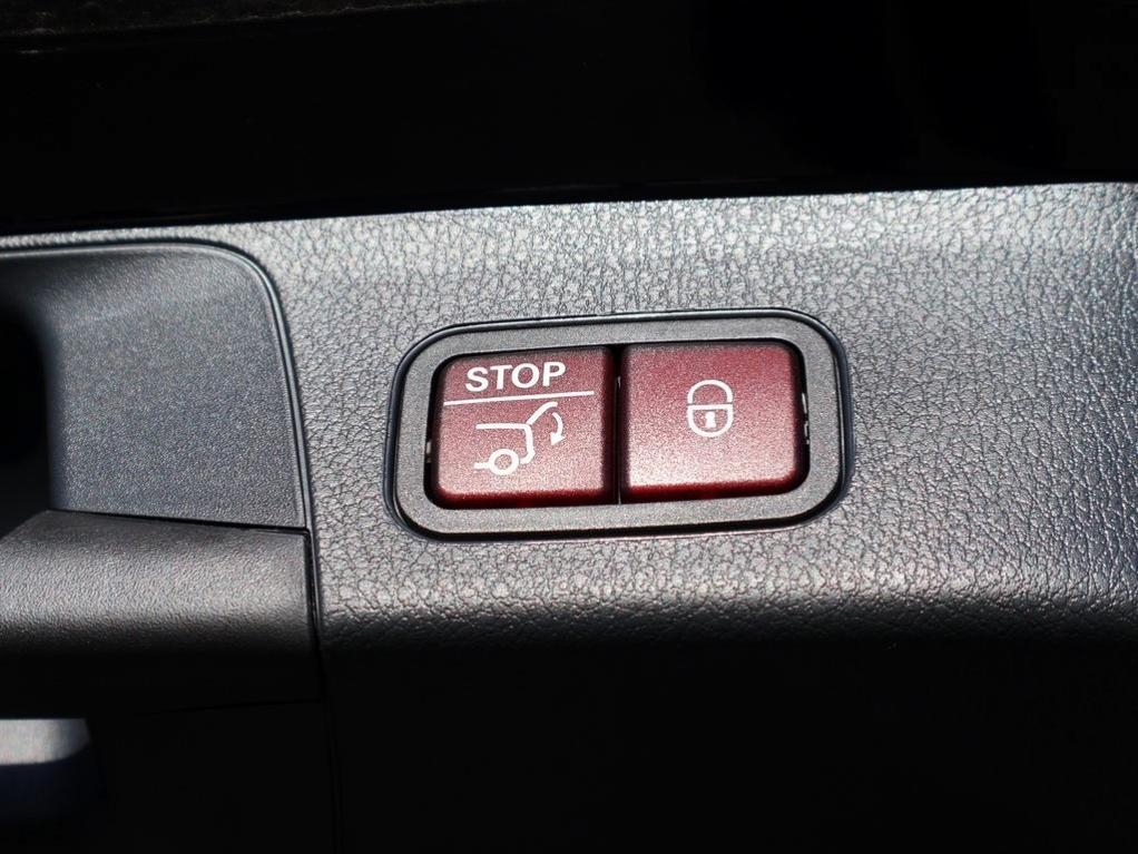 new 2026 Mercedes-Benz GLB 250 car, priced at $53,685