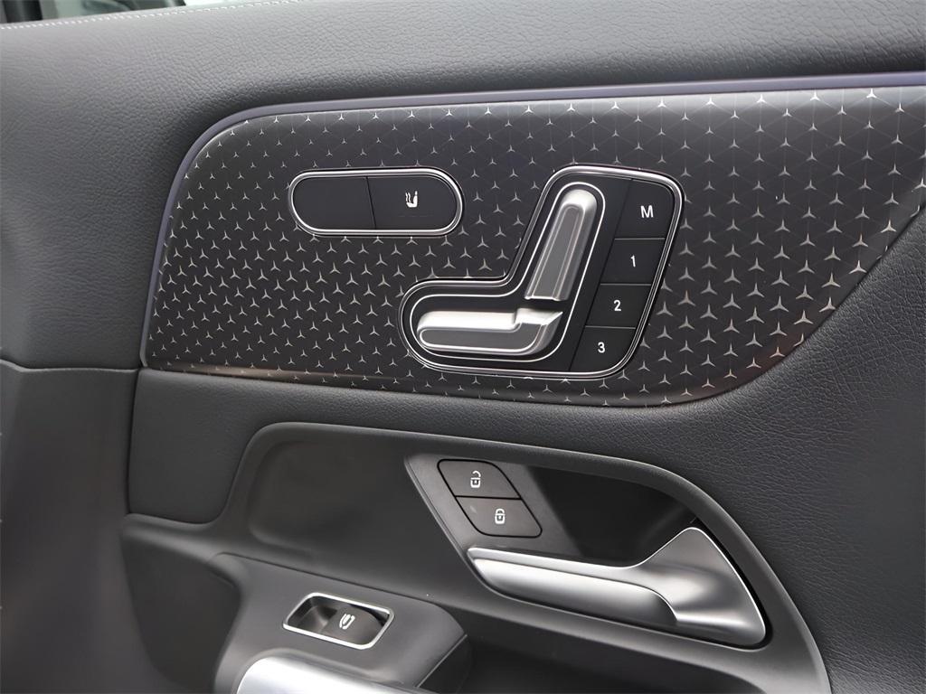 used 2025 Mercedes-Benz GLA 250 car, priced at $43,850