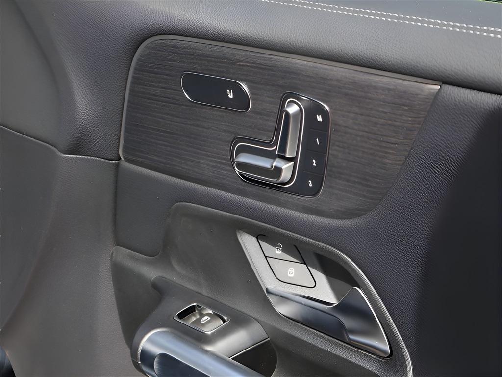 new 2025 Mercedes-Benz EQB 350 car, priced at $66,320