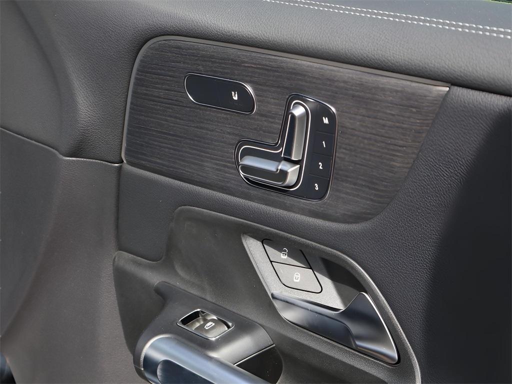 new 2025 Mercedes-Benz EQB 350 car, priced at $66,320