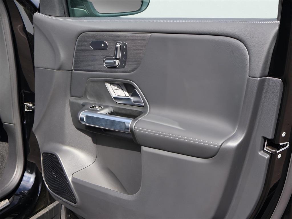 new 2025 Mercedes-Benz EQB 350 car, priced at $66,320