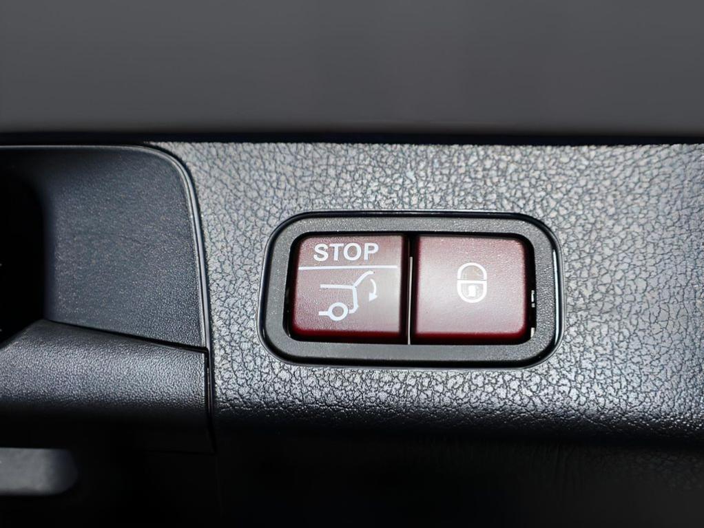 new 2026 Mercedes-Benz GLB 250 car, priced at $53,410