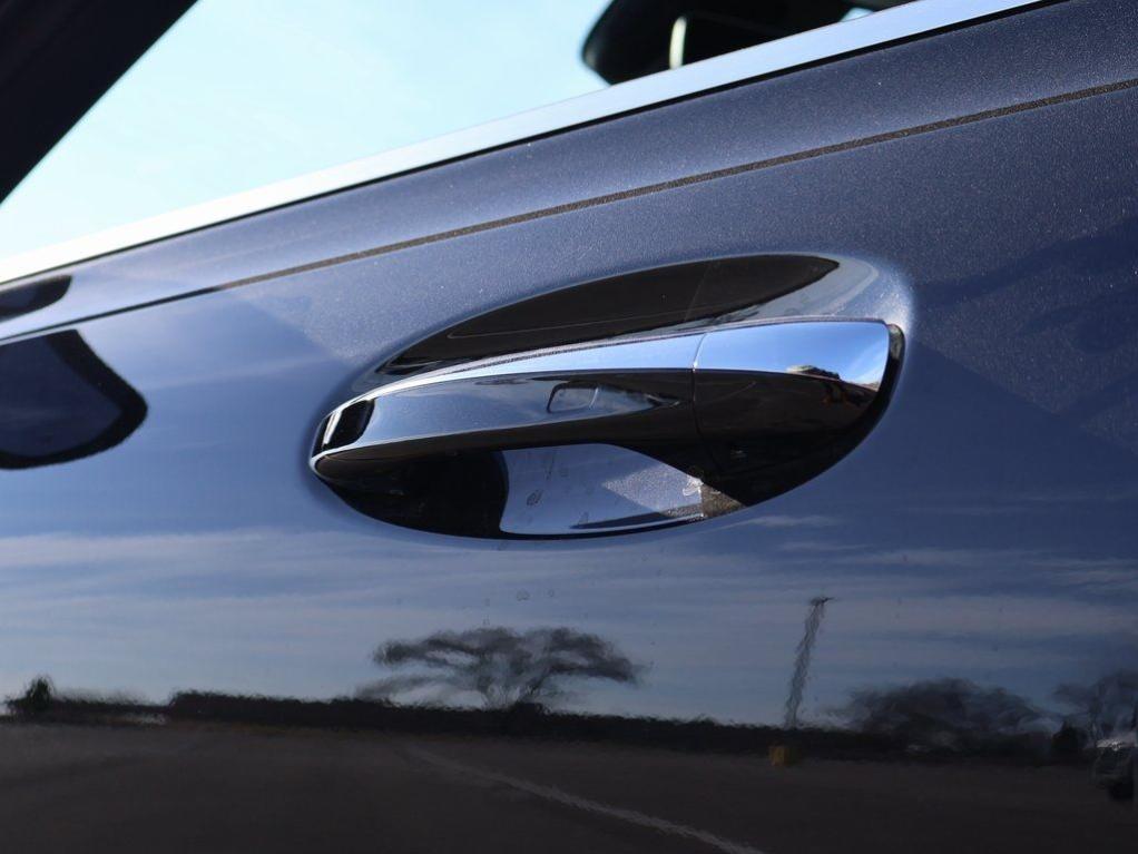 new 2026 Mercedes-Benz GLB 250 car, priced at $56,795