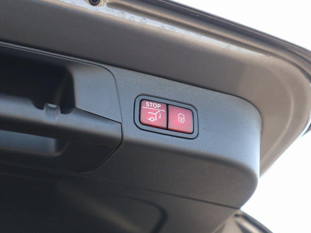 new 2026 Mercedes-Benz GLB 250 car, priced at $54,445